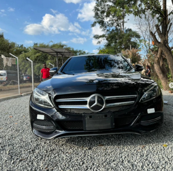 Wicknell gifts Jah Master with Benz